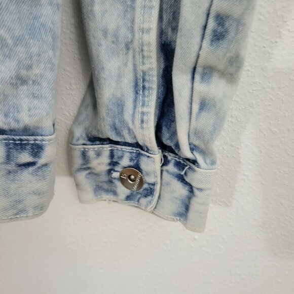 Southpole Men's Acid Wash Light Wash Denim Button Front Jean Jacket - Picture 3 of 9